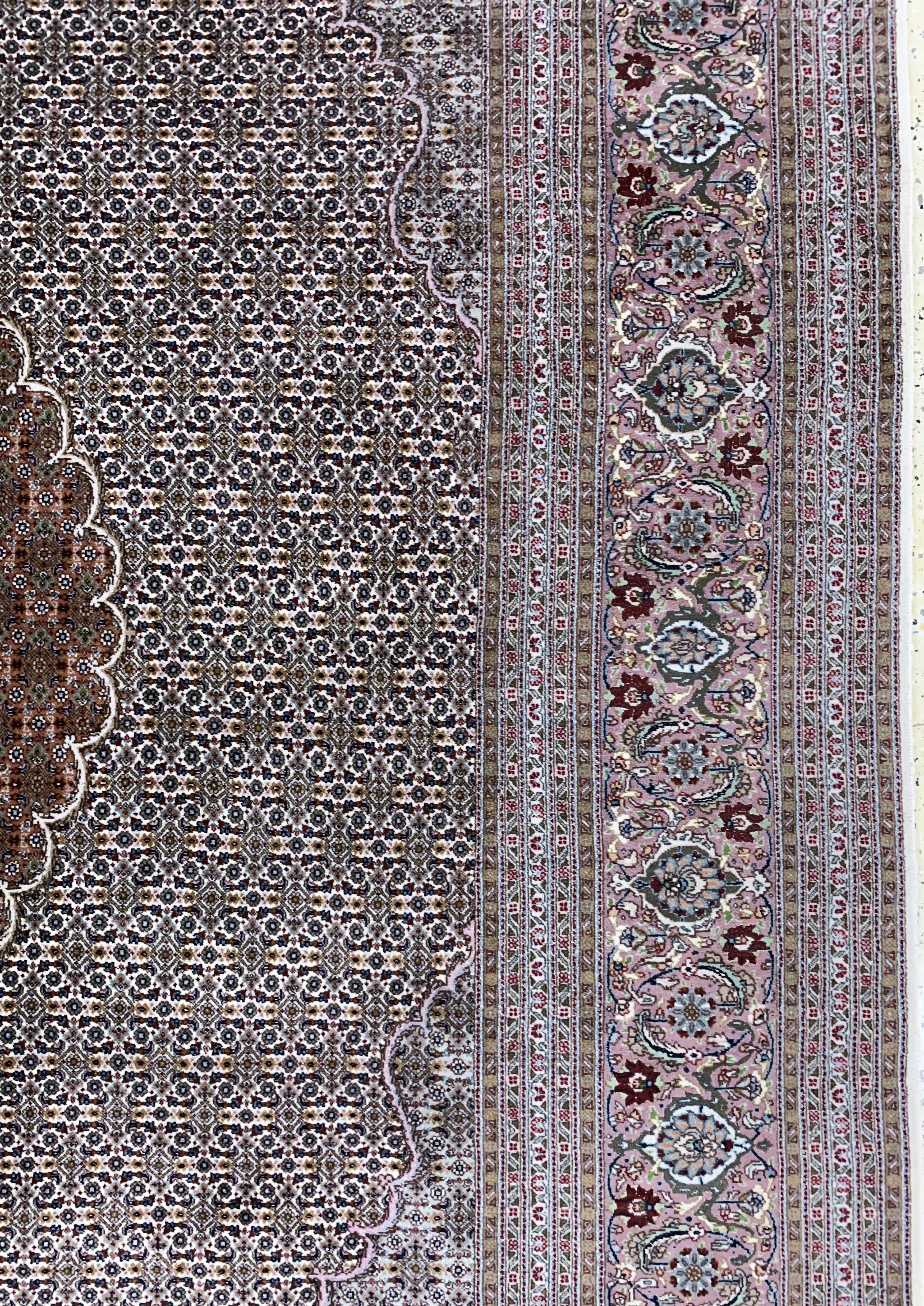 Detail e: Täbriz fein(50 Raj), Persien, Ende 20.Jhd, Korkwolle mit Seide, ca. 353 x 252 cm, ca. 500.000 Kn/qm, EHZ: 2