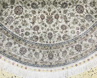 27120615d - Hereke Seide fein, China, Ende 20.Jhd, reine Naturseide, Durchmesser: ca. 154 cm, ...