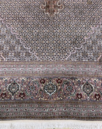 27120632g - Täbriz fein(50 Raj), Persien, Ende 20.Jhd, Korkwolle mit Seide, ca. 353 x 252 cm, ca. ...