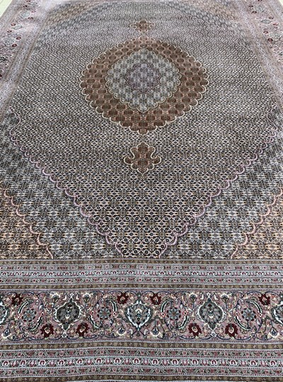 27120632i - Täbriz fein(50 Raj), Persien, Ende 20.Jhd, Korkwolle mit Seide, ca. 353 x 252 cm, ca. ...