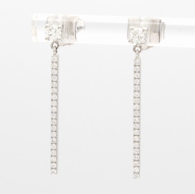 Image Paar Ohrstecker mit Brillanten, WG 750/000, 2 Solitäre u. Besatzbrill. (in Stäbe gef.) ...
