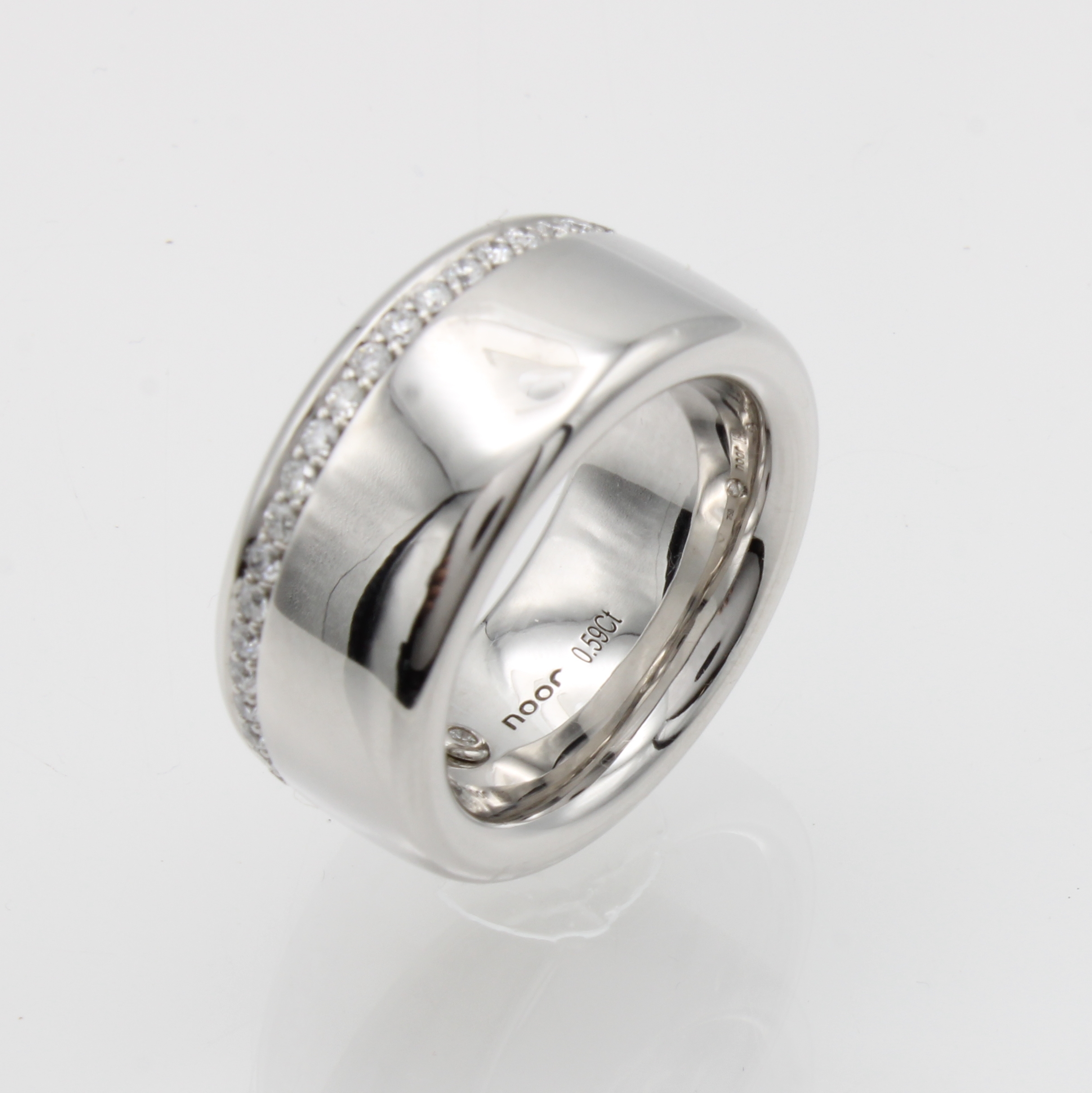 Image 27120729 - Ring mit Brillanten, WG 750/000, Schiene rundum bes. m. Brill. zus. ca. 0.60 ct feines ...
