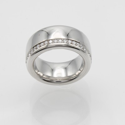 27120729a - Ring mit Brillanten, WG 750/000, Schiene rundum bes. m. Brill. zus. ca. 0.60 ct feines ...