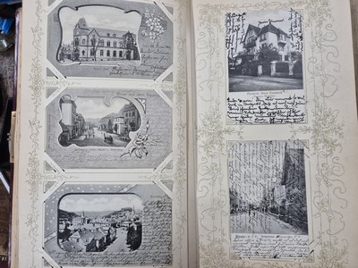 27120762g - Postkarten-Album, deutsch, 1900-1910, ca. 150 Ansichtskarten aus Deutschland, ...