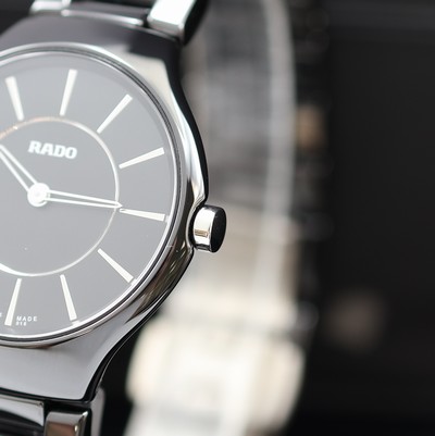 27120894c - RADO True Thinline ungetragene Damenarmbanduhr Referenz R27742162, quarz, Keramikgeh. ...