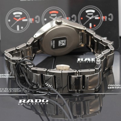 27121000c - RADO True ungetragene Damenarmbanduhr Referenz R27243902, Automatik, Keramikgeh. inkl. ...