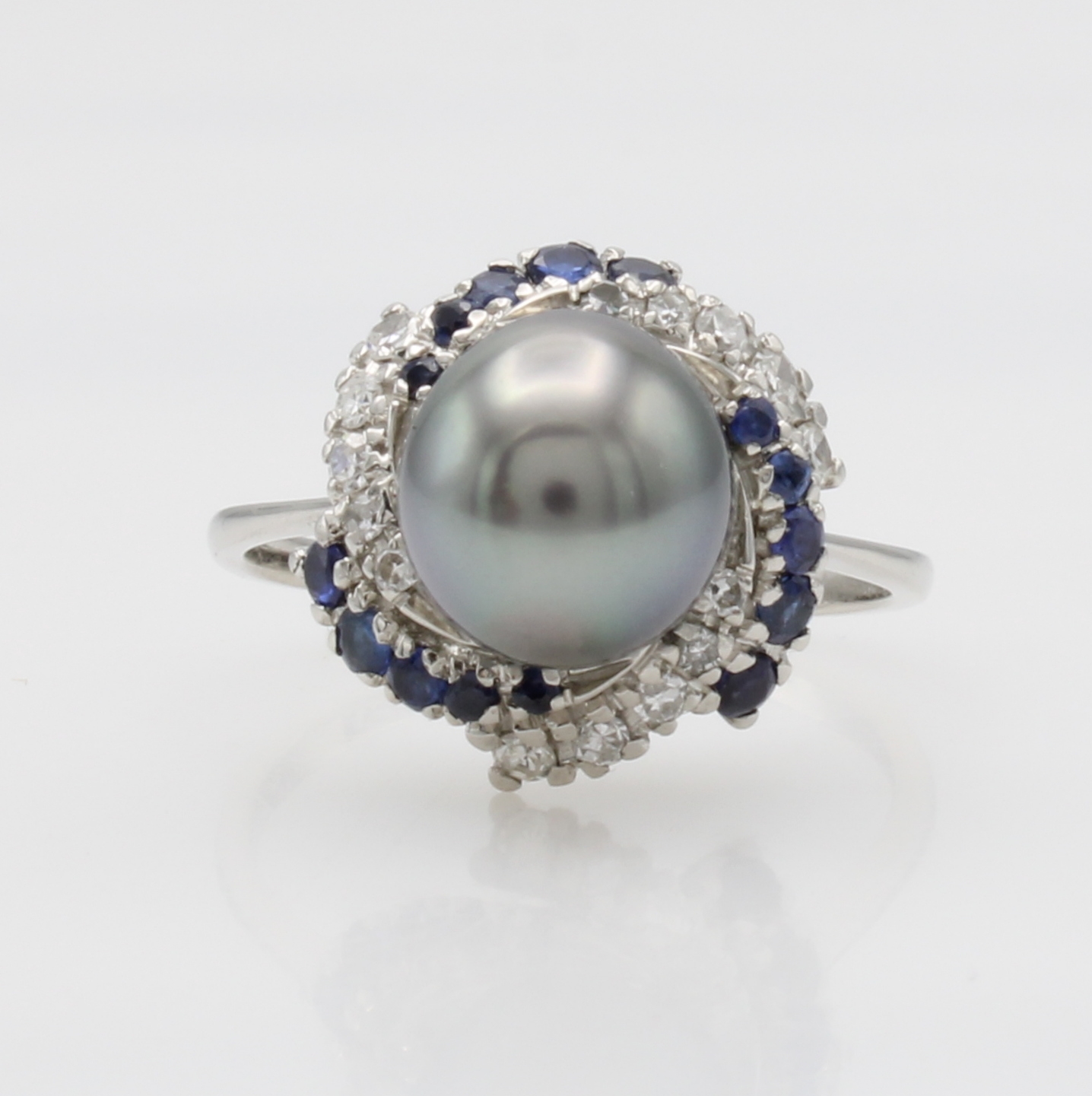 Image 27121340 - Ring mit Tahitizuchtperle????, Saphiren und Diamanten, WG 750/000, graue Perle ca. 9 mm, ...