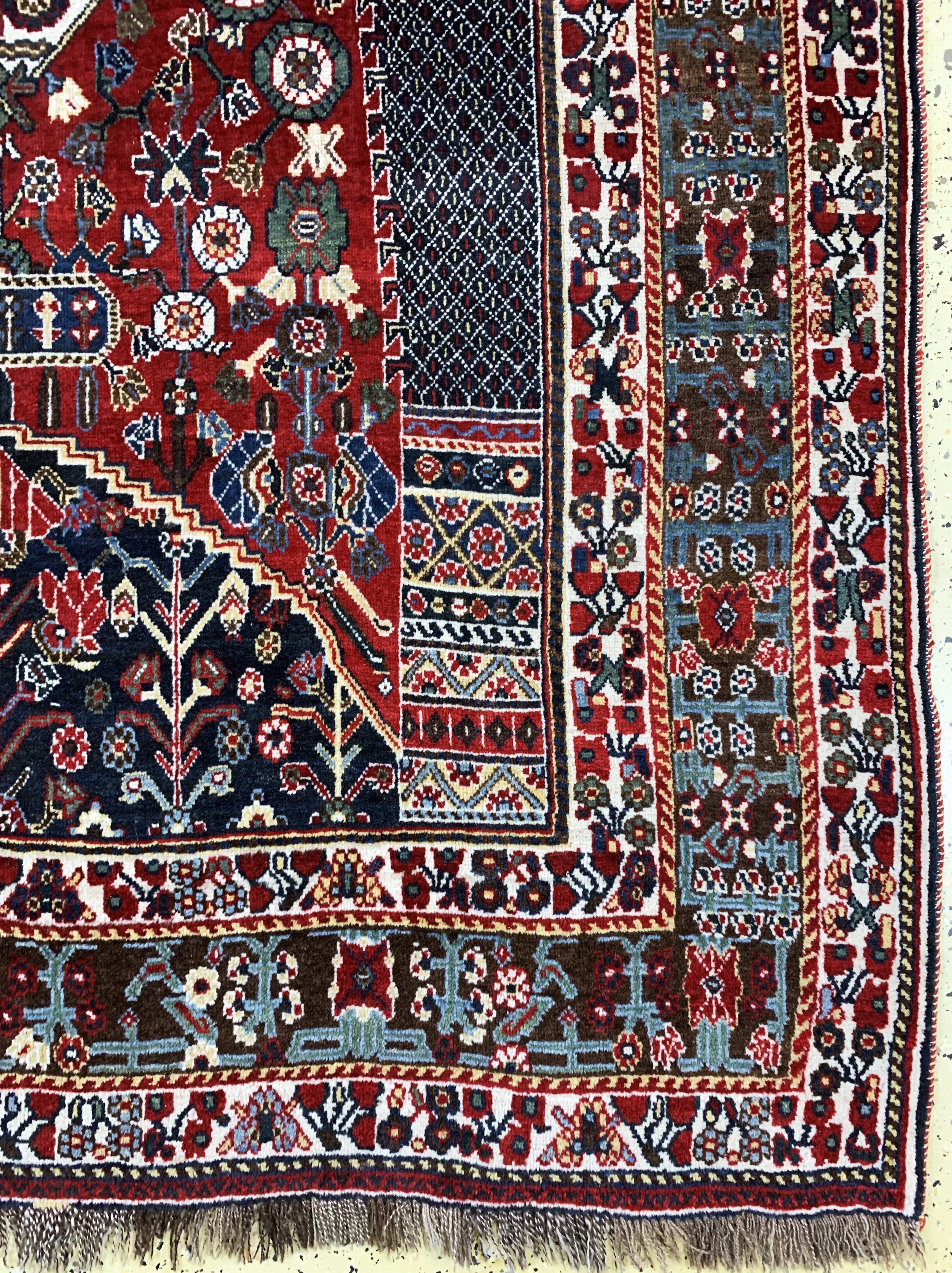 Detail a: Ghaschgai Kashkuli, Persien, Mitte 20.Jhd, Wolle auf Wolle, ca. 265 x 165 cm, EHZ: 1-2