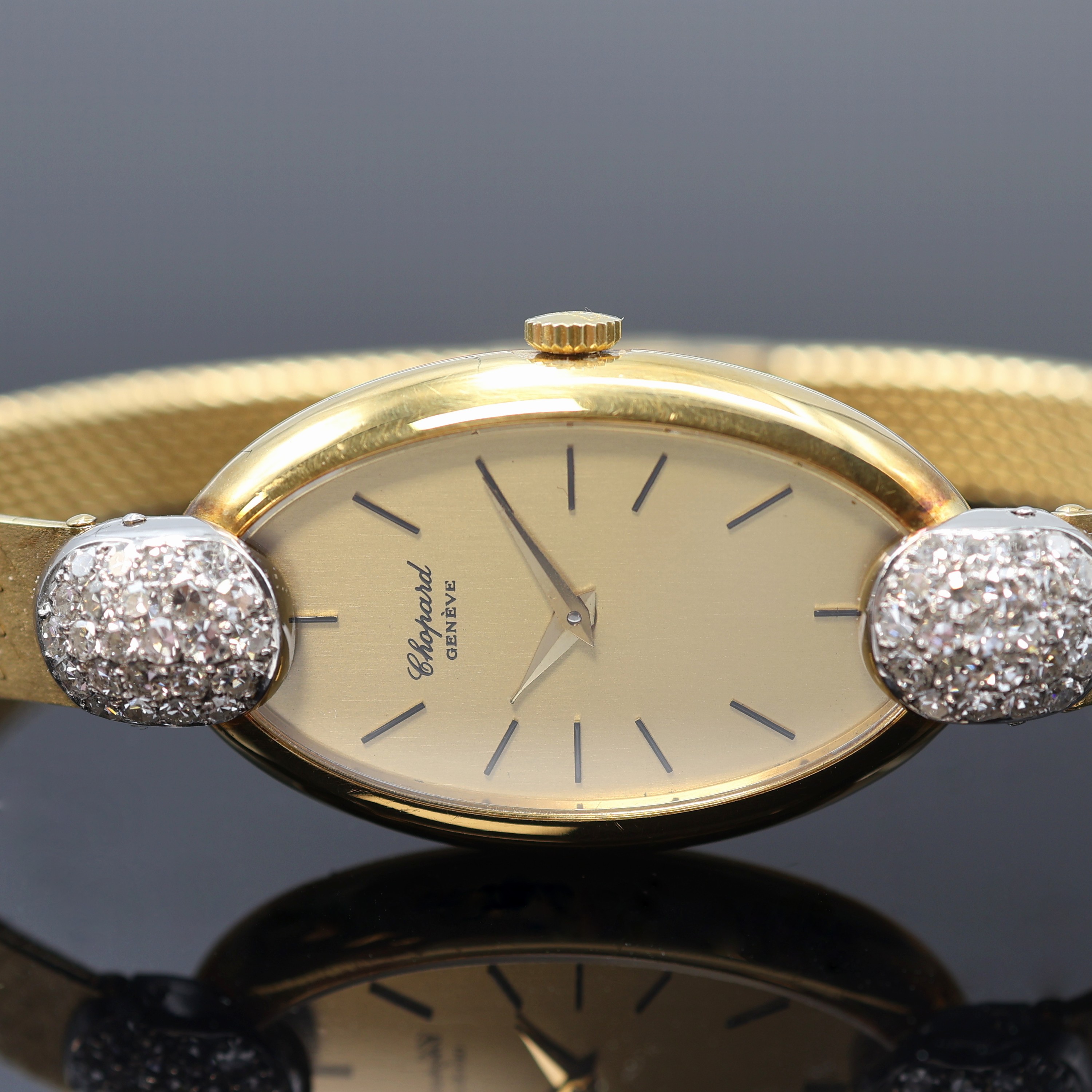 Detail a: CHOPARD Damenarmbanduhr in GG 750/000 mit Brillanten Referenz 5047 1, Schweiz verk. lt. beil. Rechnung 10/1983, Handaufzug, orig. Milanaiseband, ...