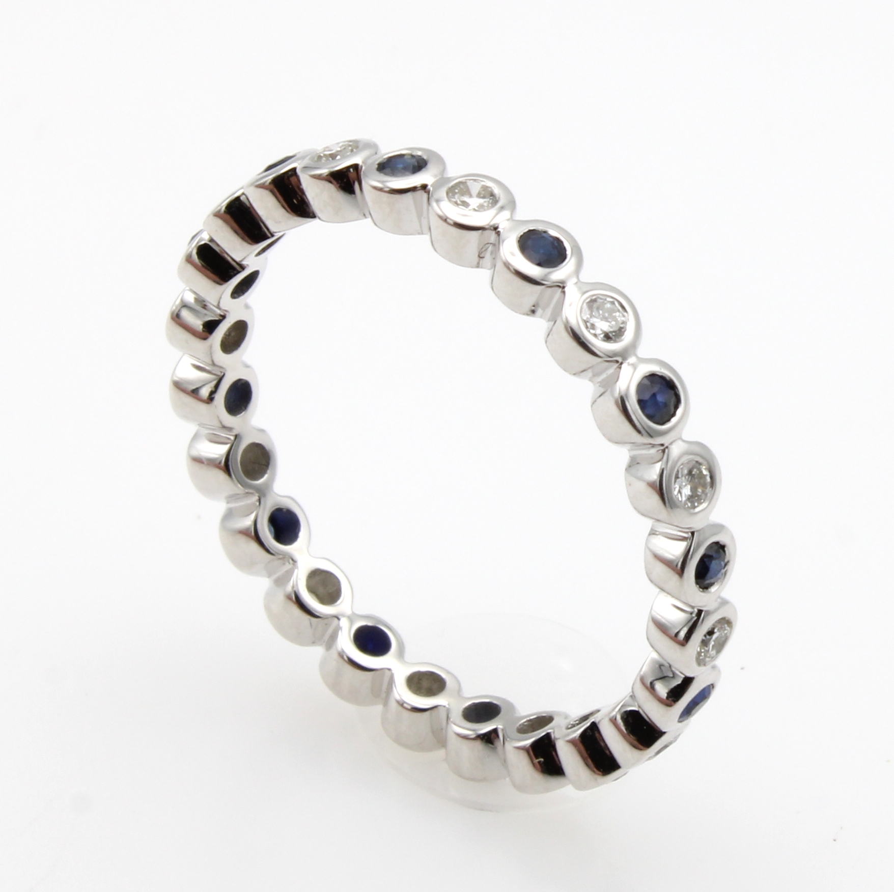 Image 27121396 - Ring mit Brillanten und Saphiren, WG 585/000, 12 Brill. zus. ca. 0.21 ct feines ...