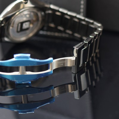 27121311e - RADO True Thinline ungetragene Herrenarmbanduhr Referenz R27088102, Automatik, beids. ...