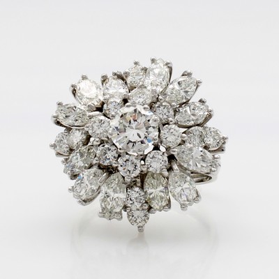 Image Ring mit Diamanten und Brillanten, Platin 950/000, 12 Diam. im Navetteschl. zus. ca. 2 ...