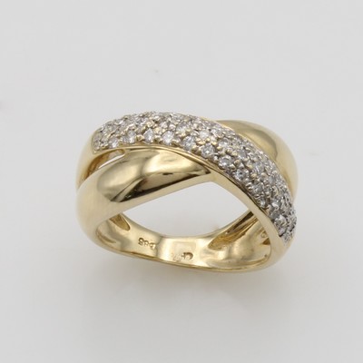 27121333a - Ring mit Diamanten, GG/WG 585/000, Diam. zus. ca. 0.56 ct feines Weiß/vs, überkreuztes ...