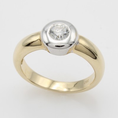 Image Ring mit Brillantsolitär. GG/WG 585/000, Brill. ca. 0.45 ct Weiß/p, RW ca. 58 ...
