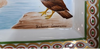 27121364b - Aschenbecher mit Vogelmalerei, Hermes, Frankreich, Porzellan, Goldstaffage, handgemalter ...