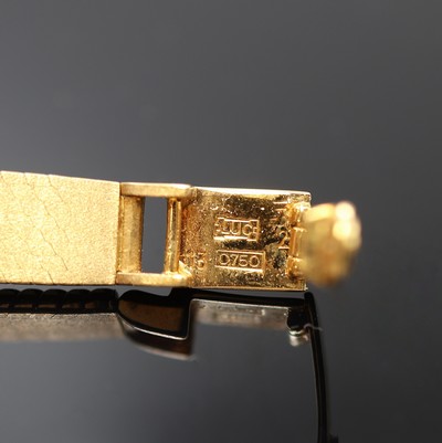 27121384f - CHOPARD Damenarmbanduhr in GG 750/000 mit Brillanten Referenz 5047 1, Schweiz verk. lt. ...