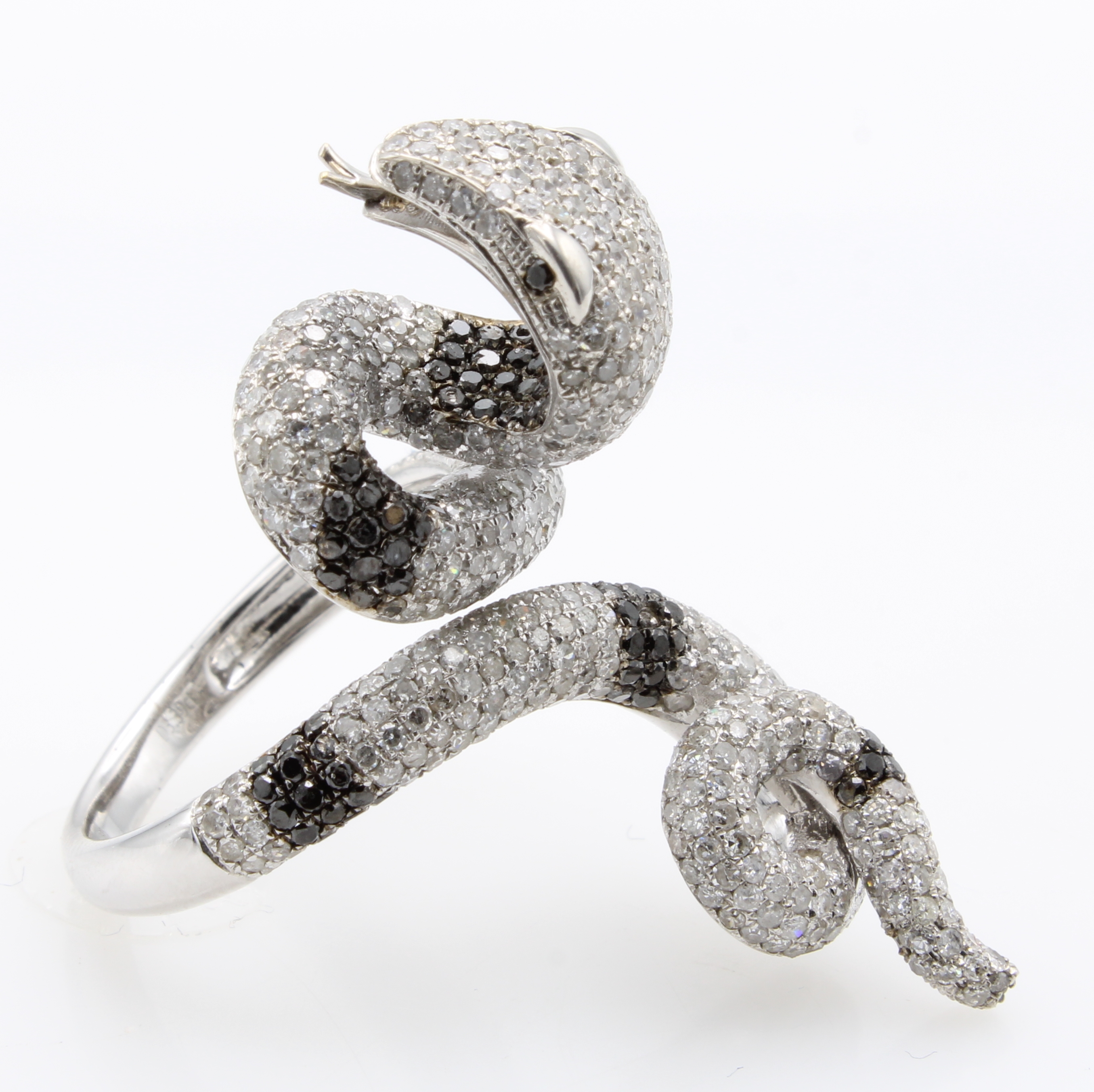 Image 27121428 - Ring ´Schlange´ mit Brillanten und Diamanten, WG 750/000, 92 Diam. zus. ca. 0.60 ct ...