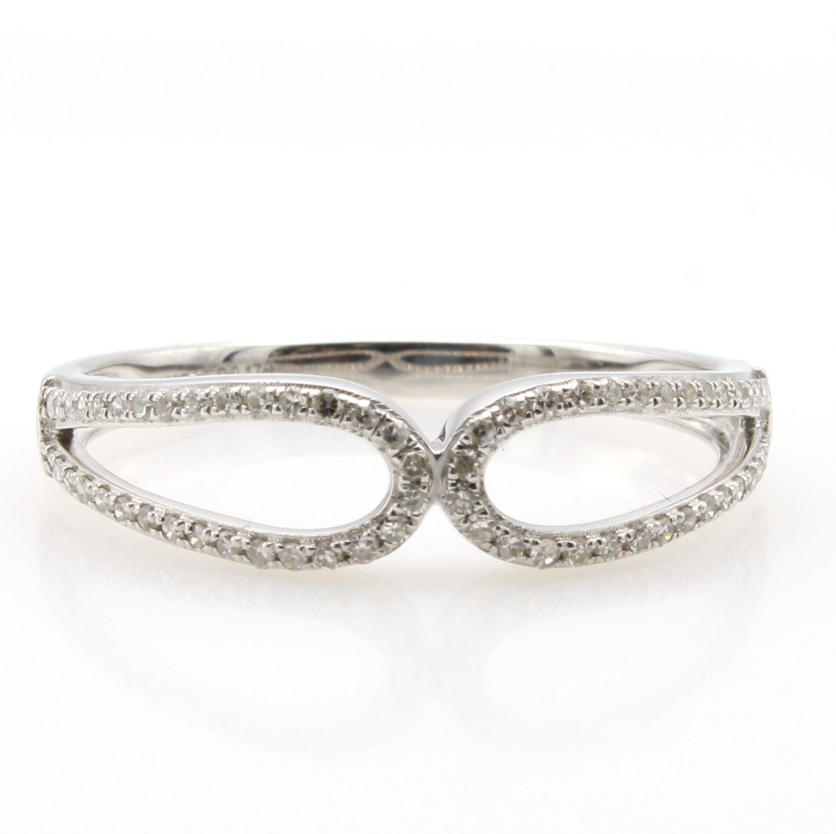 Image 27121429 - Ring mit Brillanten, WG 585/000, 64 Brill. zus. ca. 0.17 ct Weiß/si-p, RW ca. 55 ...