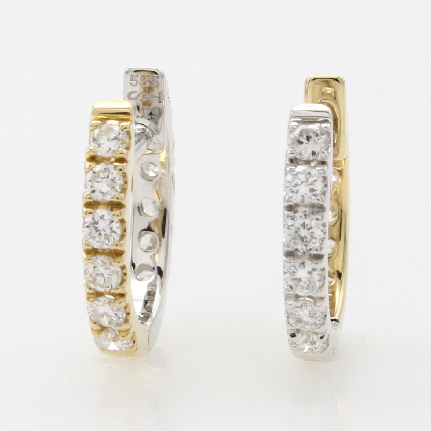 Image 27121444 - Paar kleine Klappcreolen mit Brillanten, GG/WG 585/000, 24 Brill. zus. ca. 0.29 ct ...