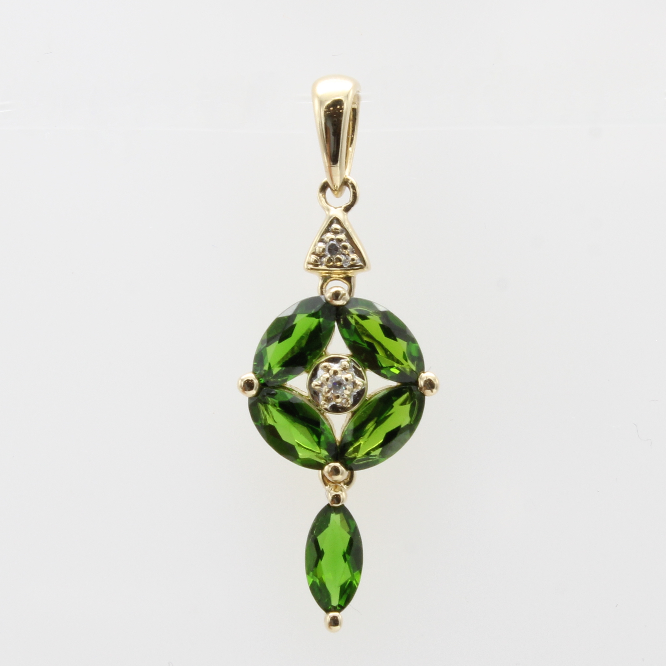 Image 27121471 - Anhänger mit Tsavorithen und Brillanten, GG 585/000, 5 Tsavorithe zus. ca. 1.25 ct, 2 ...