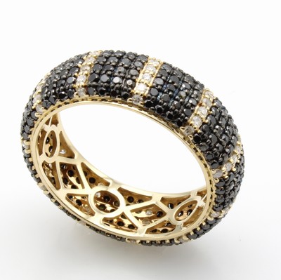 27121403a - Ring mit Brillanten und Diamanten, GG 585/ 000, 264 Diam. zus. ca. 1.39 ct schwarz ...