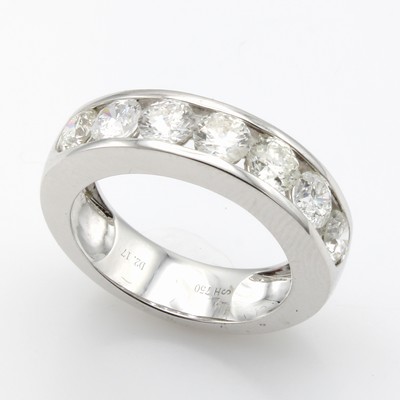 27121405a - Ring mit Brillanten, WG 750/000, 7 Brill. 2.17 ct Weiß/si, RW ca. 55 Schätzpreis: ...
