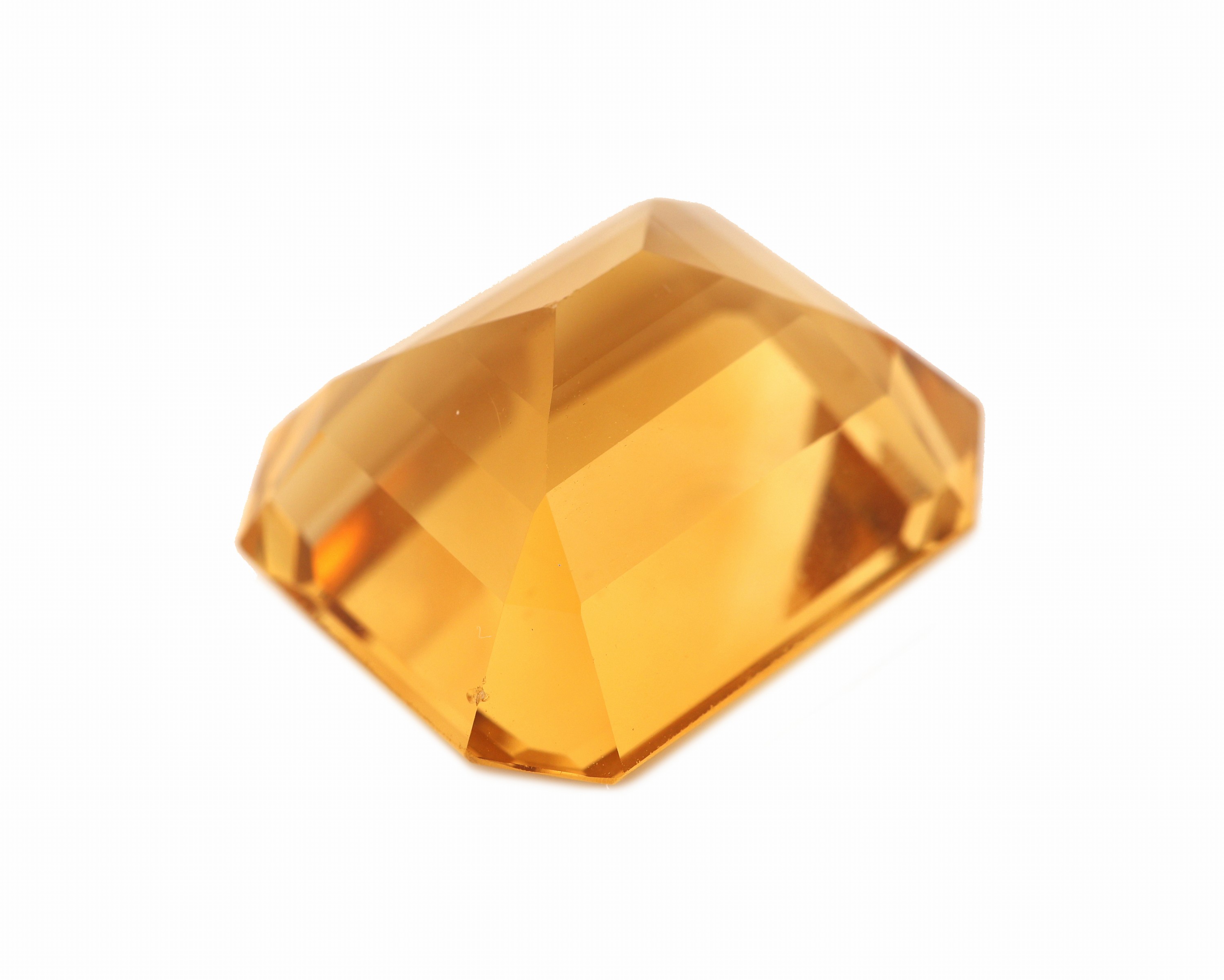 Detail a: Loser facett. Citrin 28.05 ct, im Emerald-Cut,schöne intensive Farbe