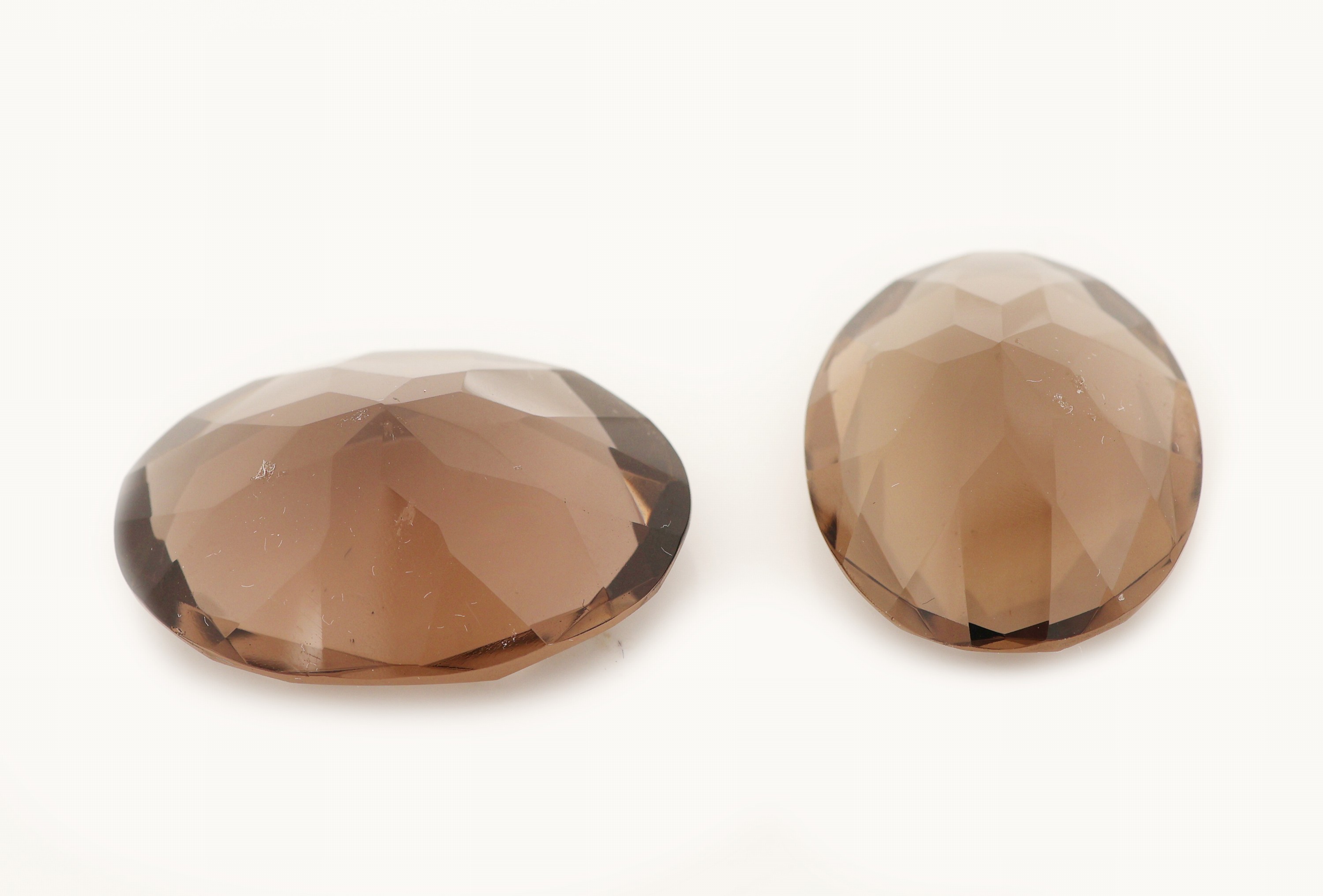 Detail a: Lot 2 lose facett. Rauchquarze zus. 40.40 ct, oval im Scherenschliff