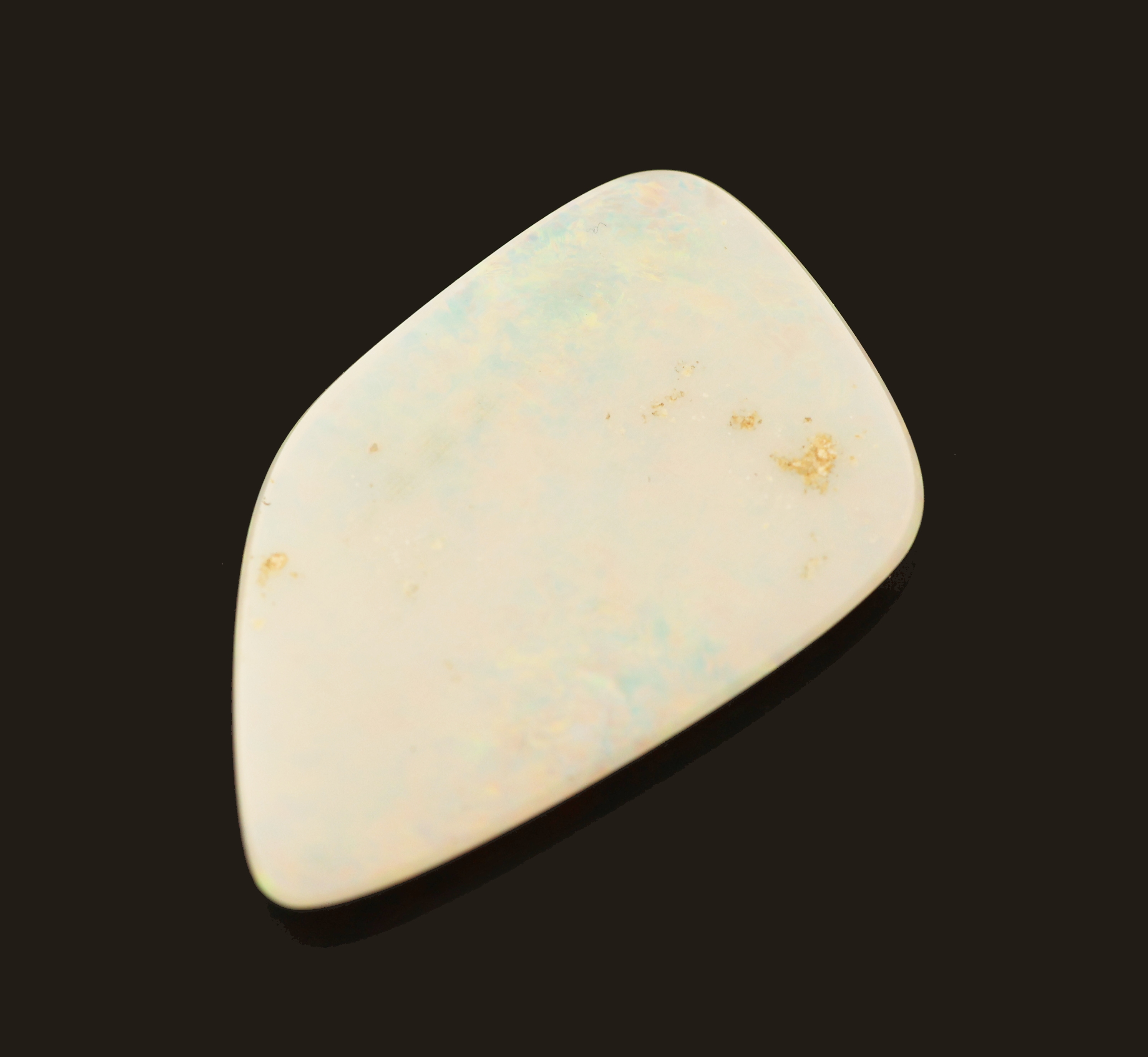 Detail a: Loser Opalcabochon 7.57 ct, mit schönem Farbspiel in Grün, Blau und Orange