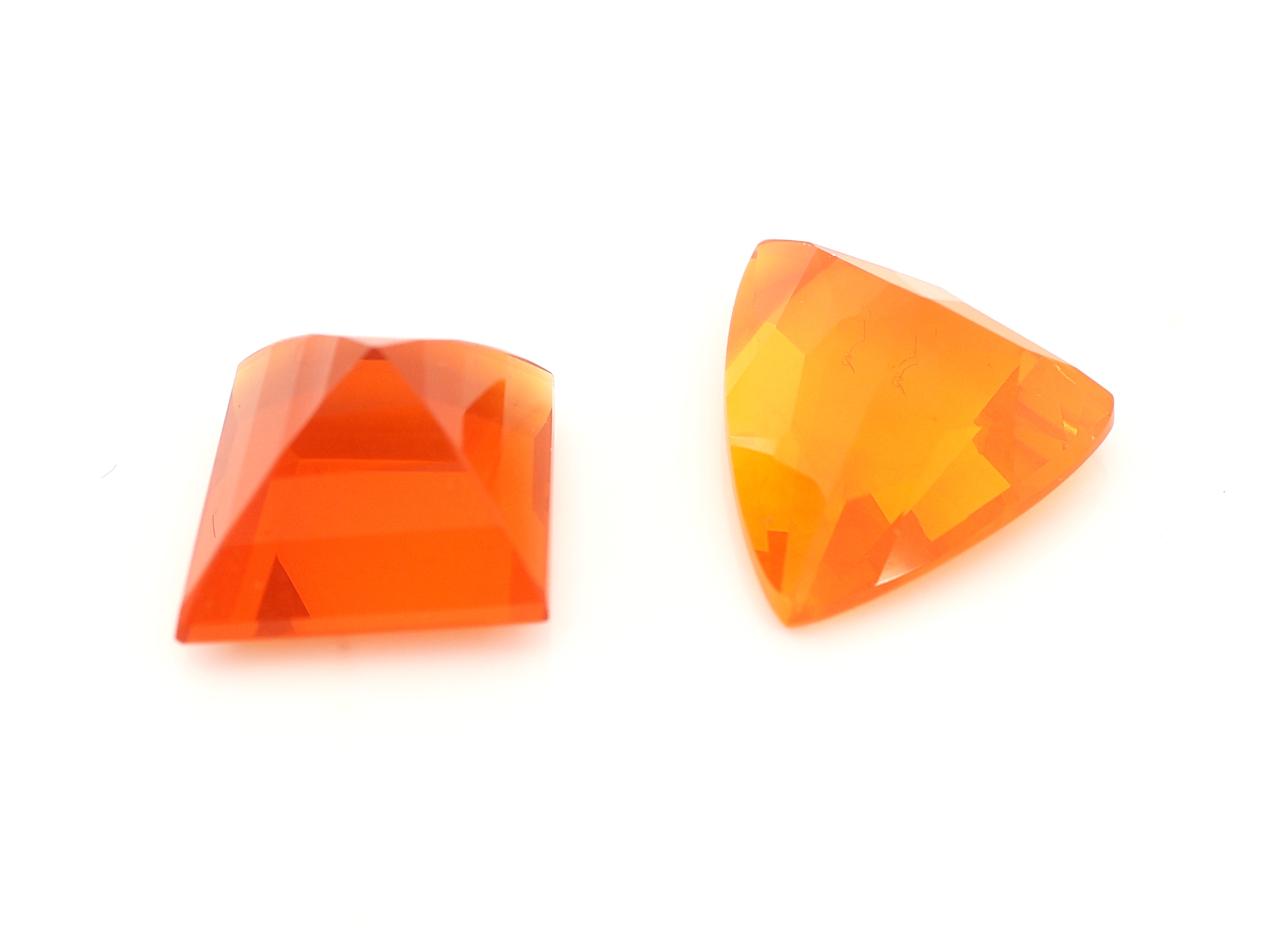 Detail a: Lot 2 lose facett. Feueropale zus. 7.87 ct, 1 x Buff-Top-Schliff, 1 x Kite-Schliff