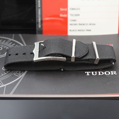 27121500f - TUDOR Black-Bay Chronometer Herrenarmbanduhr Referenz 79230R, Schweiz lt. beil. Pap. ...