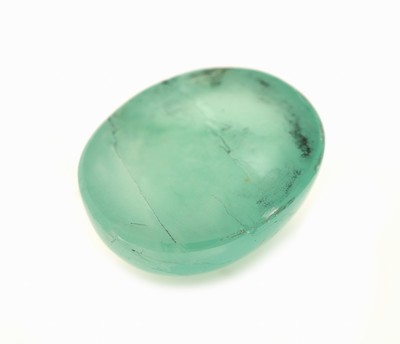 27121520a - Loser ovaler Smaragdcabochon 20.51 ct, Boden mit Riss Schätzpreis: 950, - EUR