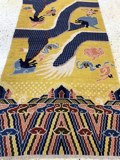 27121622g - ´Säulen-Drachen Teppich´, Ning-Hsia, Westchina, um 1900, Wolle auf Baumwolle, ca. 385 ...