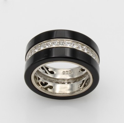 27121647a - Ring mit Onyxen und Topasen, 925er Silber, weiße Topase rundum gefasst, RW ca. 55