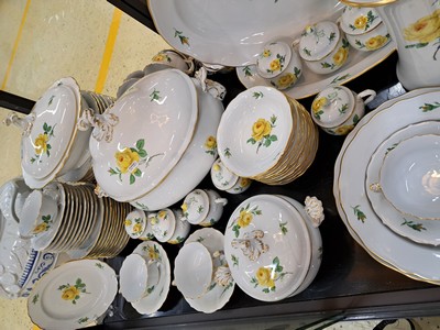 27121652m - Umfangreiches Tafelservice, Meissen, 2. Hälfte 20. Jh., Porzellan, für 12 Personen, ...