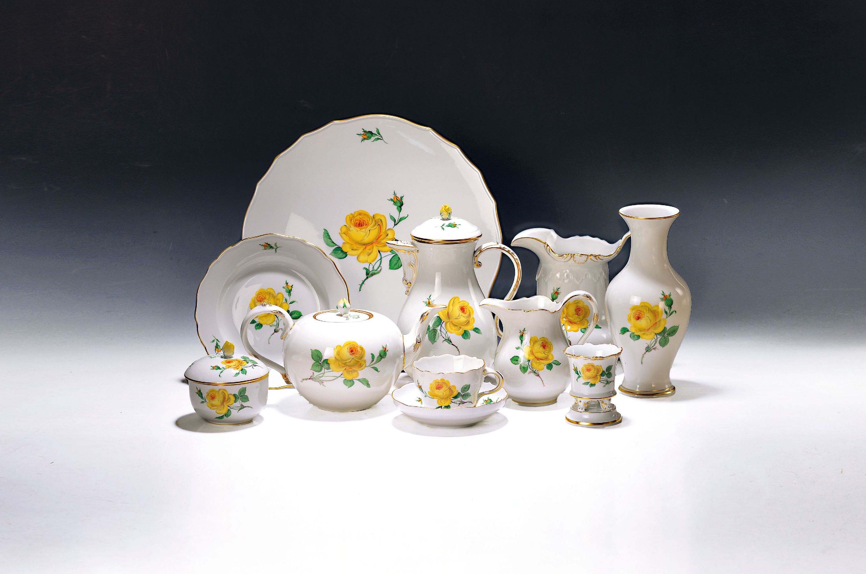 Image 27121954 - Umfangreiches Kaffeeservice, Meissen, ´gelbe Rose´, 2. Hälfte 20. Jh., Porzellan, ...