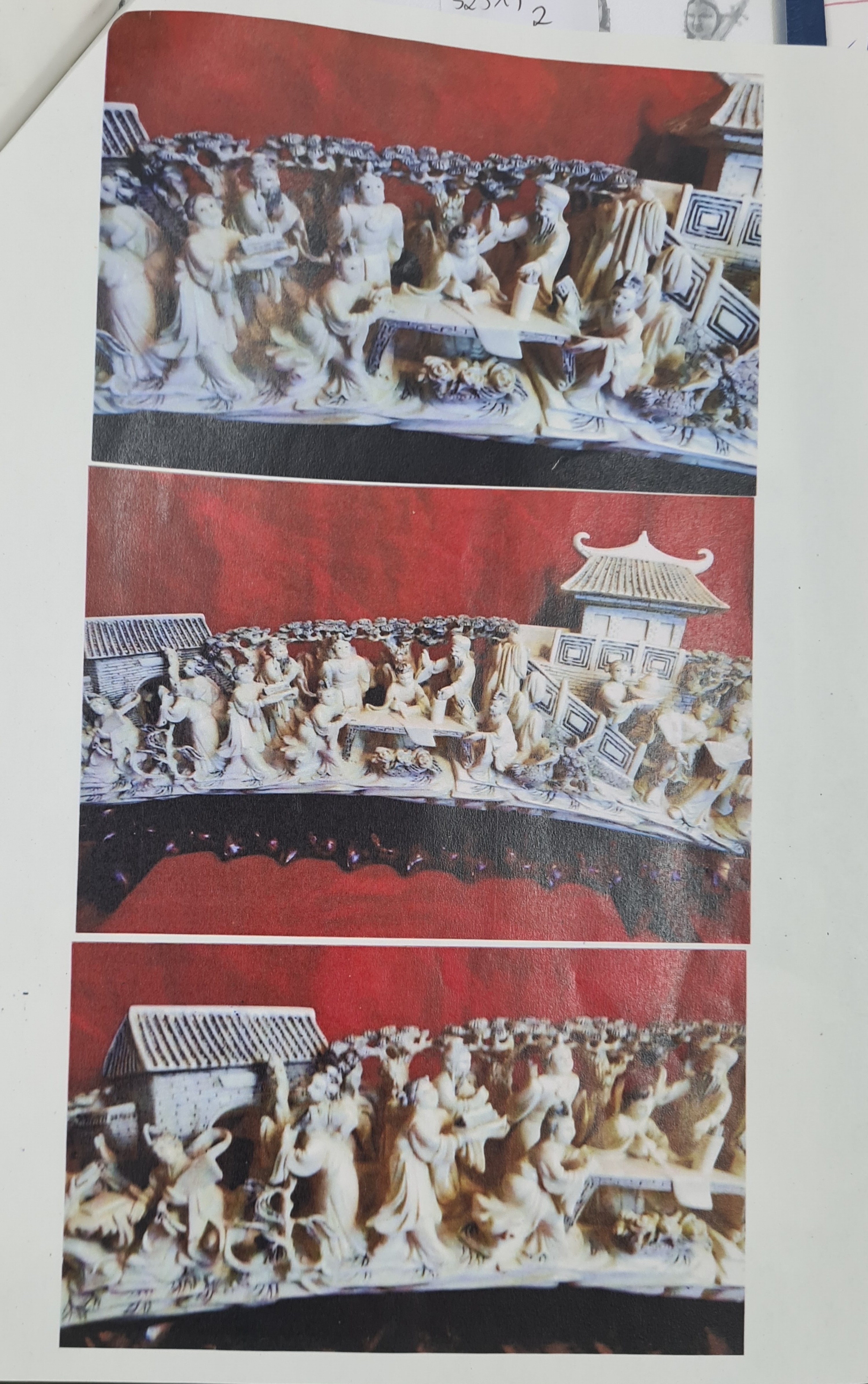 Detail d: Große Elfenbein-Figurengruppe, China, um 1900, Elfenbeinzahn beschnitzt, höfische Gruppe in stil. Tempel- und Gartenlandschaft mit Torbogen, z.T. ...