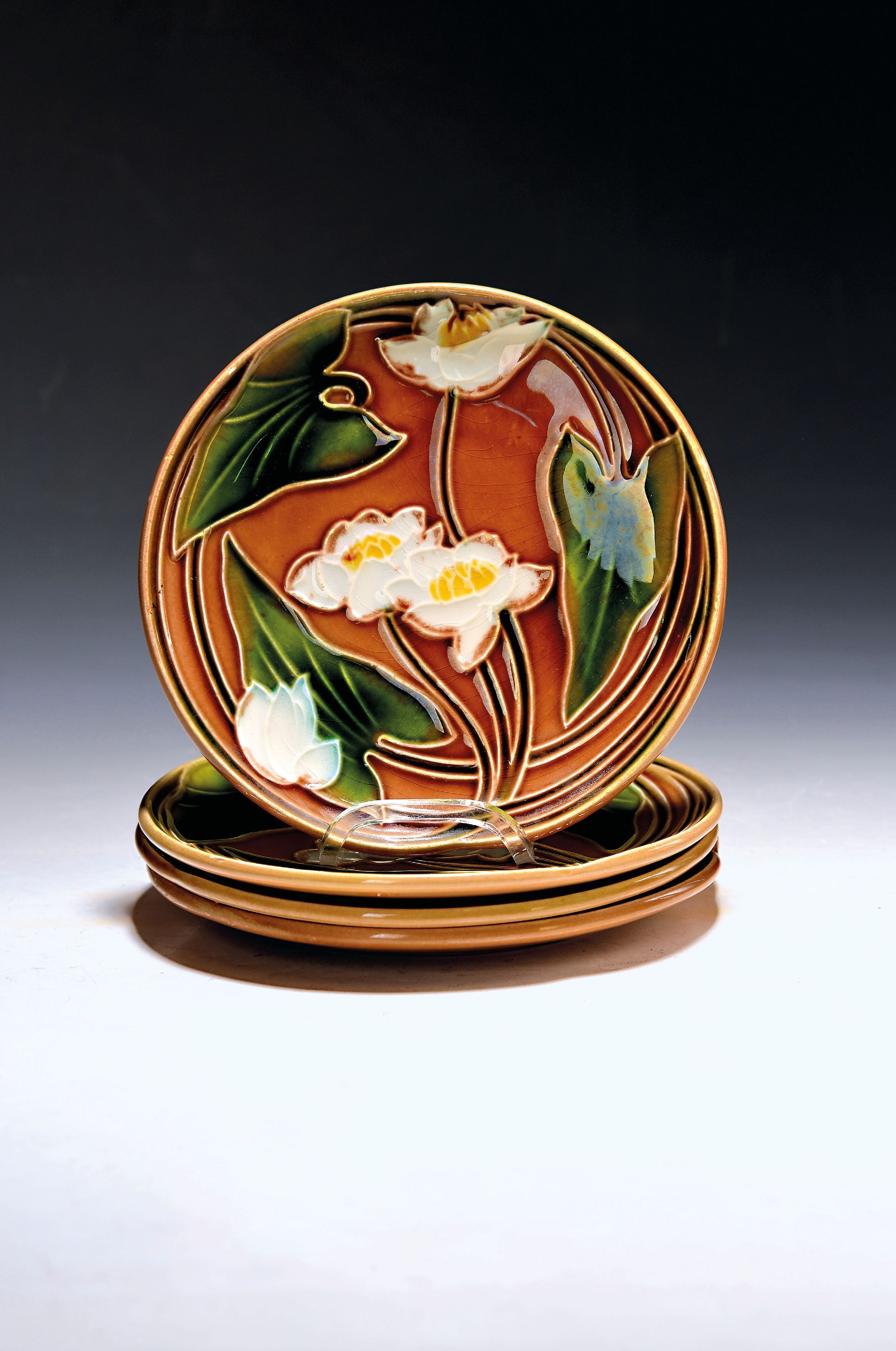 Image 27121979 - Satz von 4 Jugendstiltellern, Villeroy & Boch, Septfontaines, um 1900, Modellnr. 1789, ...
