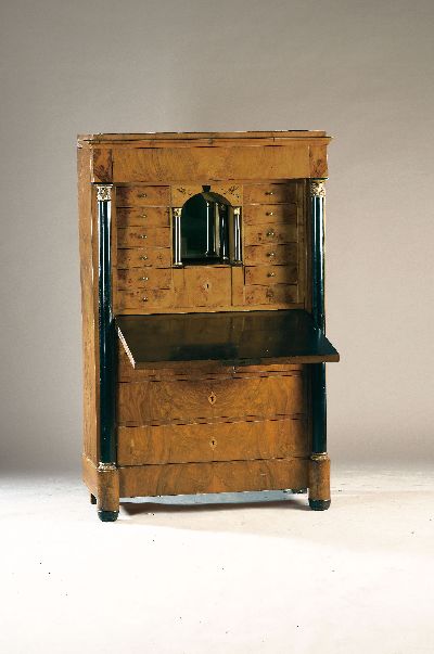 Image Standsekretär, Biedermeier, wohl Mainz, um 1820/30, Nußbaumfurnier, geschwärzte ...