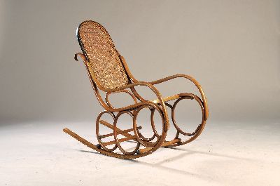 Image Schaukelstuhl mit Korbgeflecht Nr. 7004, Thonet, um 1900, geschweiftes Bugholzgestell, ...