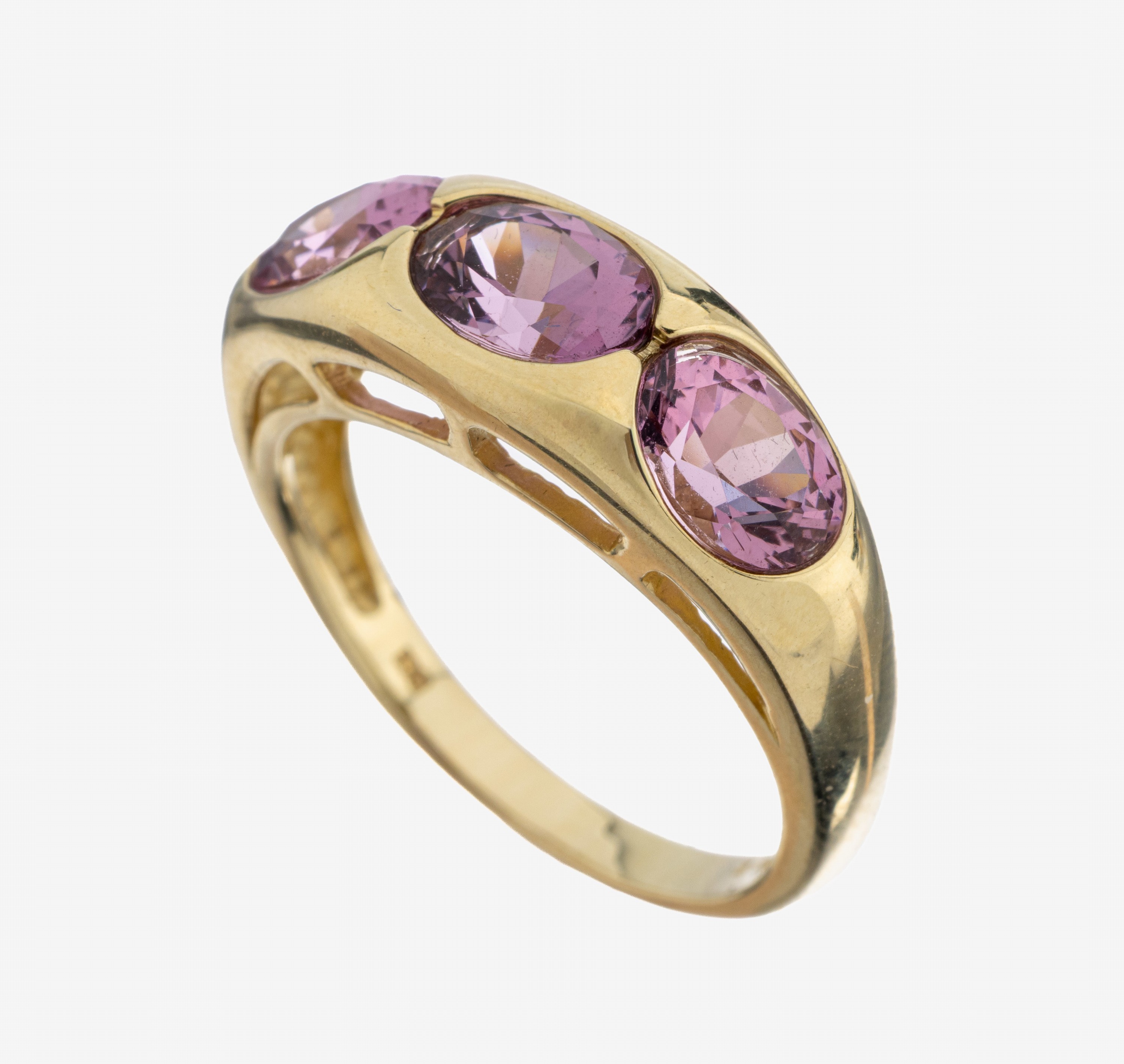Image 27122341 - 14 kt Gold Morganit-Ring, GG 585/000, 3 ovalfacett. Morganite zus. ca. 2.0 ct, RW 57, ...