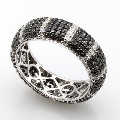 27122396a - Ring mit Brillanten und Diamanten, WG 585/ 000, 264 Diam. zus. ca. 1.39 ct Schwarz ...