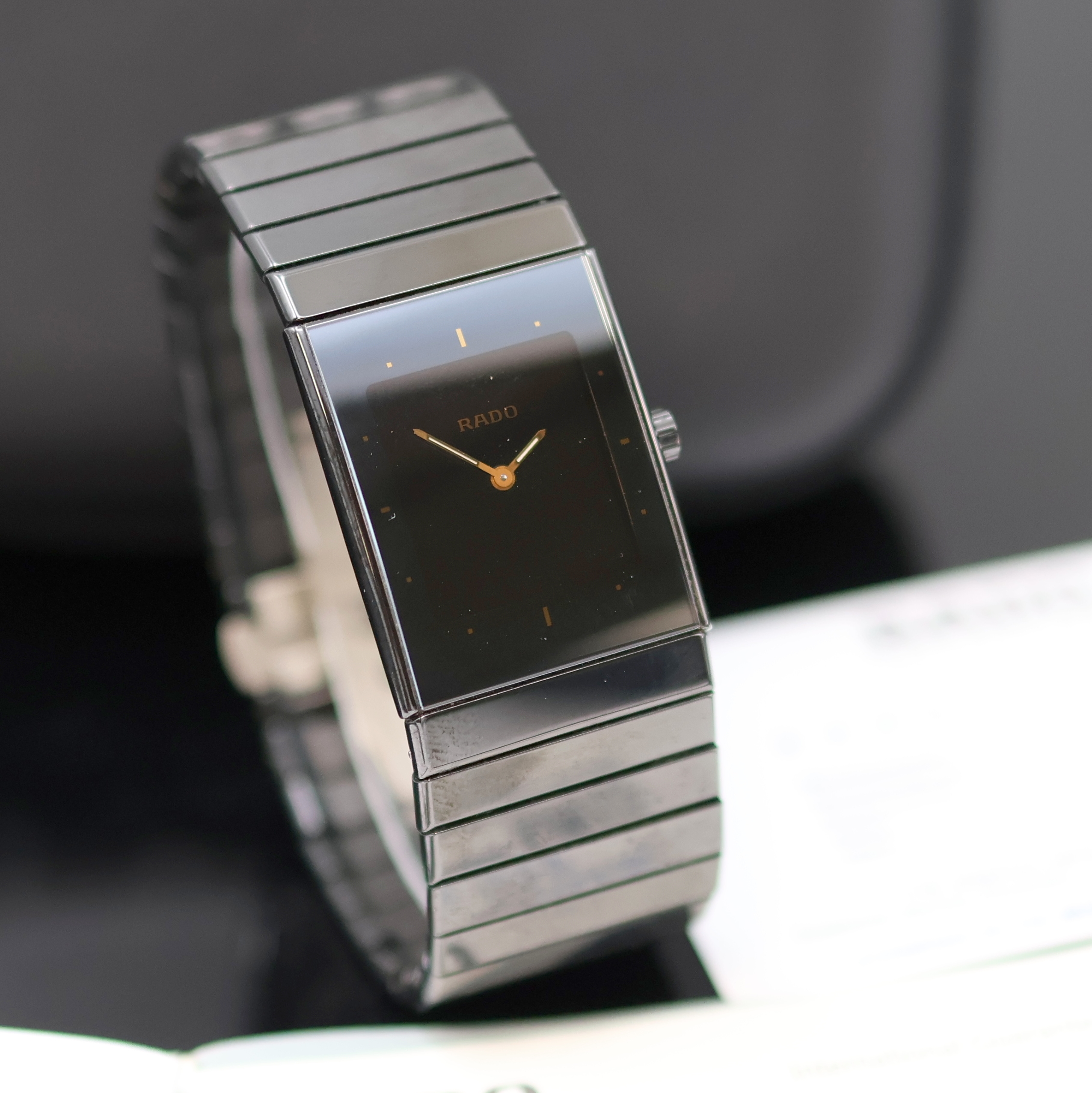 Detail d: RADO Diastar Herrenarmbanduhr mit Multifunktionsanzeige Referenz 193.0324.3, Schweiz verk. lt. beil. Pap. 11/1994, quarz, Keramikgeh., 4-fach ...