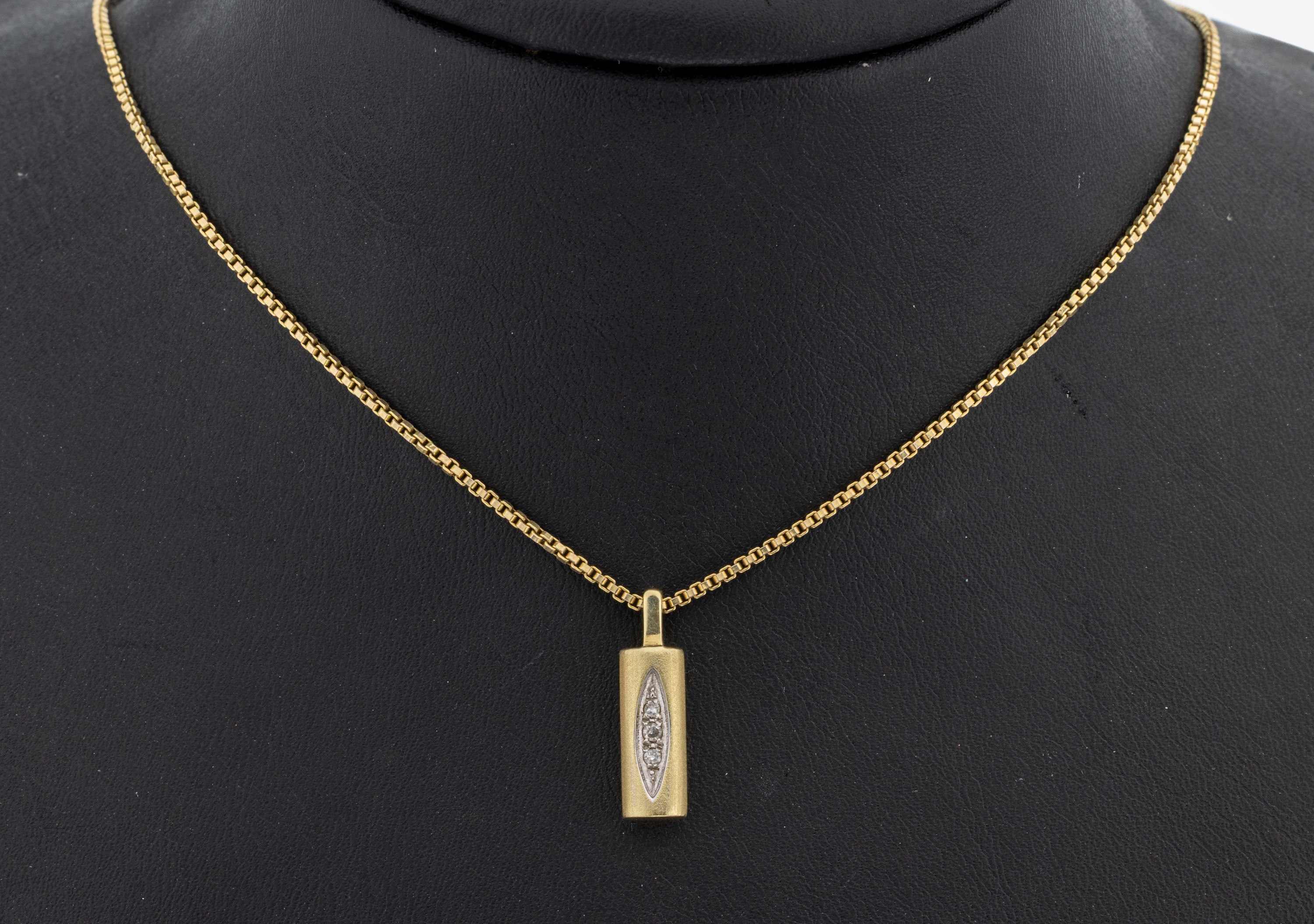 Image 27122643 - 14 kt Gold Diamant-Anhänger, GG 585/000, 3 kl. 8/8-Diamanten, an Kette, GG 585/000, L. ...