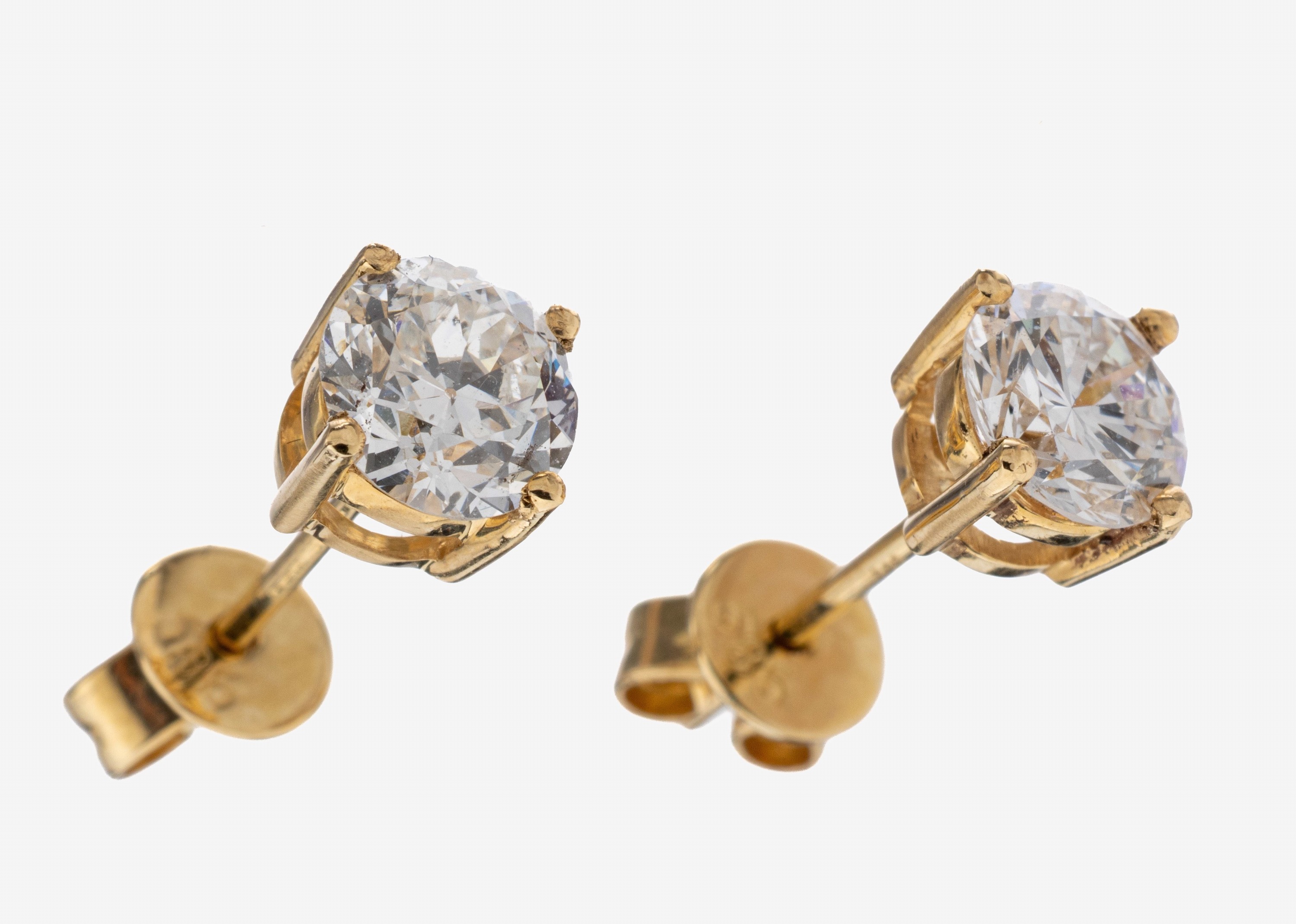Image 27122689 - Paar 14 kt Gold Diamant-Ohrstecker, GG 585/000, 1 Brillant und 1 Altschliffdiamant zus. ...