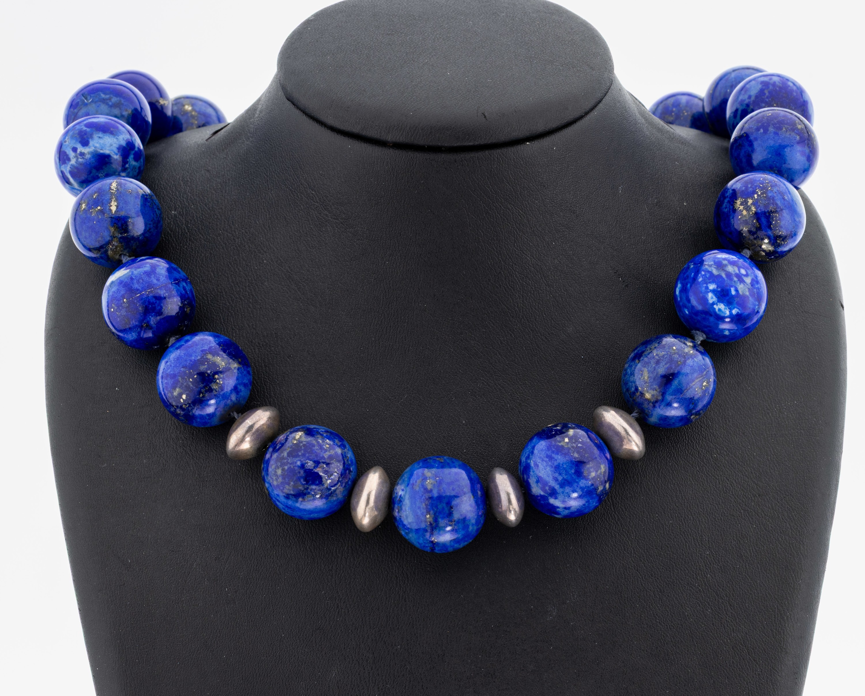 Image 27122725 - Lapis lazuli-necklace , large lapis lazuli -spheres, diam. approx. 20 mm, intermediates ...