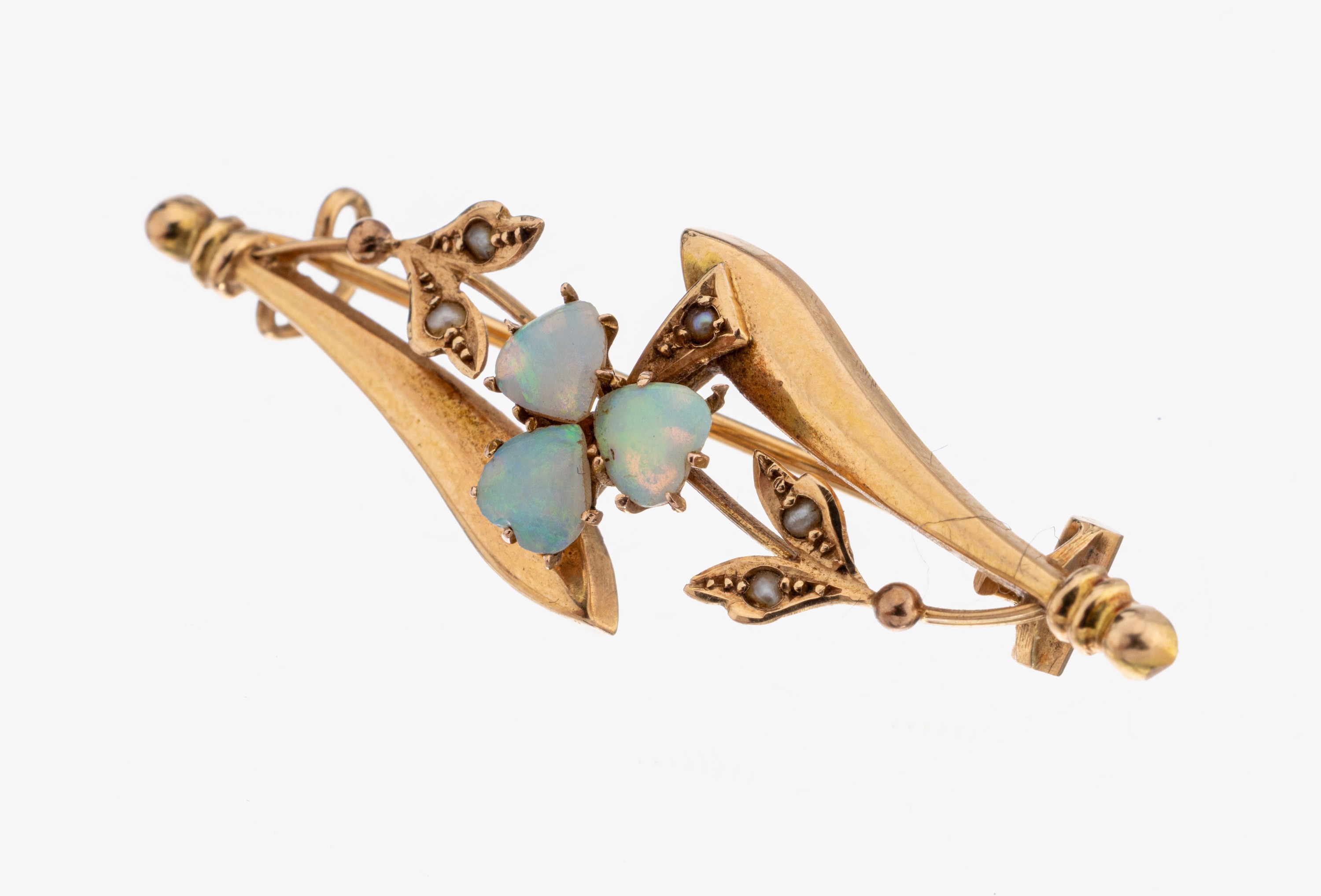 Image 27122755 - 14 kt Gold Opal-Perl-Brosche, um 1890-1900, geschwungen florales Design, 3 herzf. Opale ...