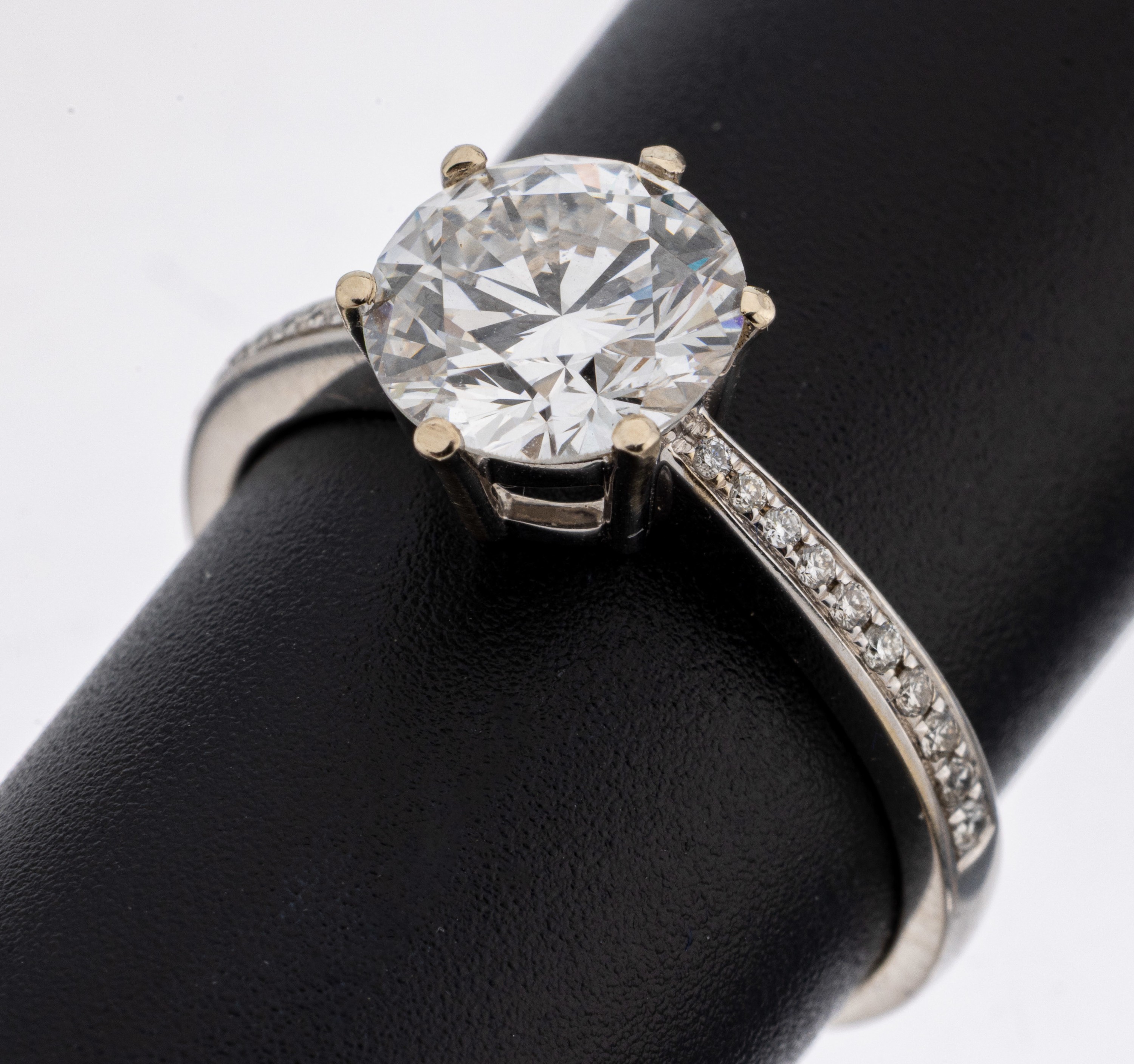 Image 27122785 - 18 kt Gold Brillant-Ring, WG 750/000, mittig Brillant 2.02 ct hochfeines Weiß(E)/vs1, ...