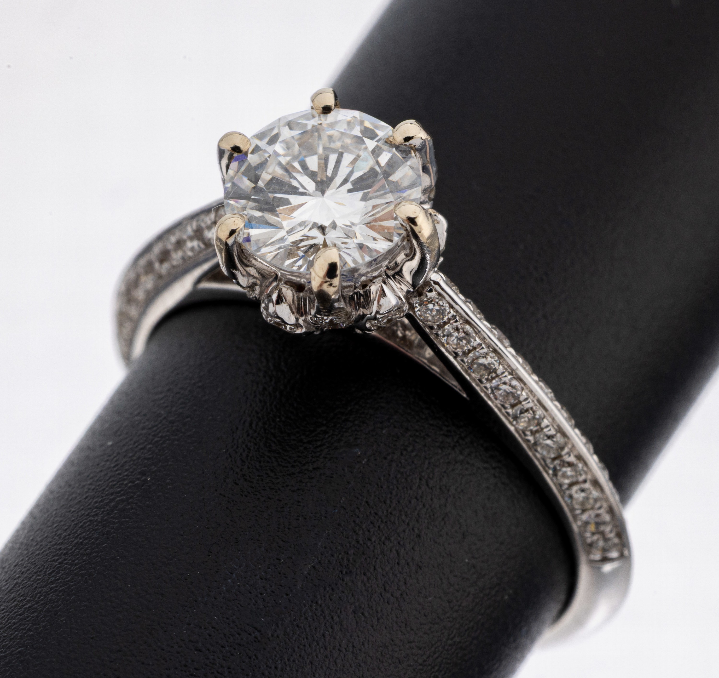 Image 27122787 - 18 kt Gold Brillant-Ring, WG 750/000, mittig Brillant 1.01 ct feines Weiß(G)/vvs2, ...