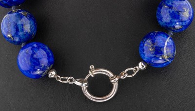 27122725a - Lapis lazuli-necklace , large lapis lazuli -spheres, diam. approx. 20 mm, intermediates ...
